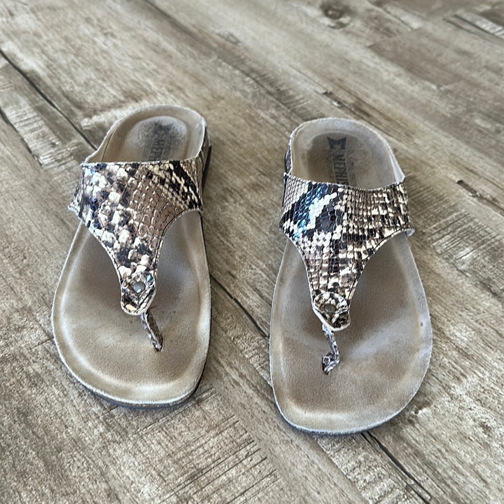 Mephisto Python Snake Thong Sandals 40 - image 1
